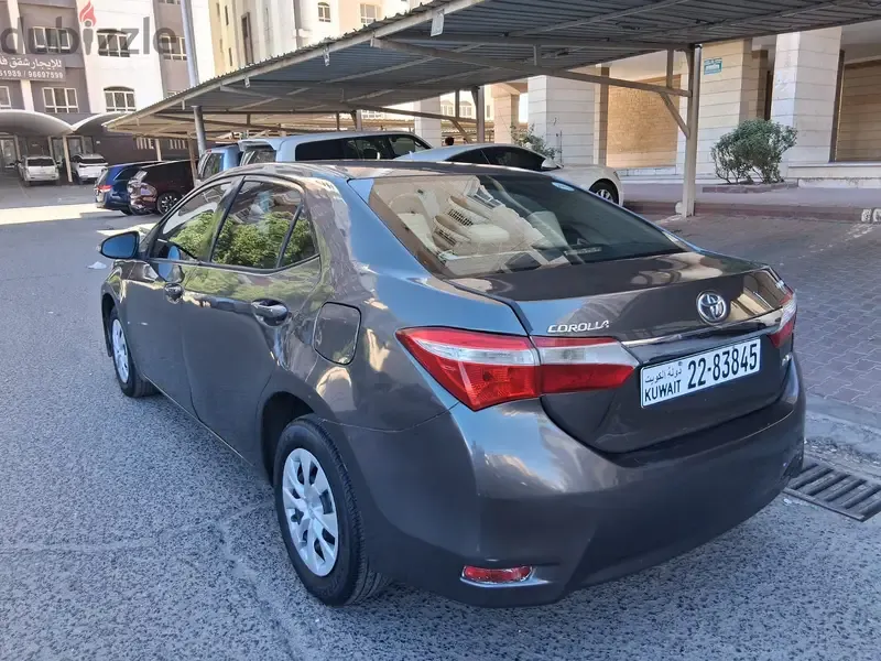 تويوتا كورولا 2015